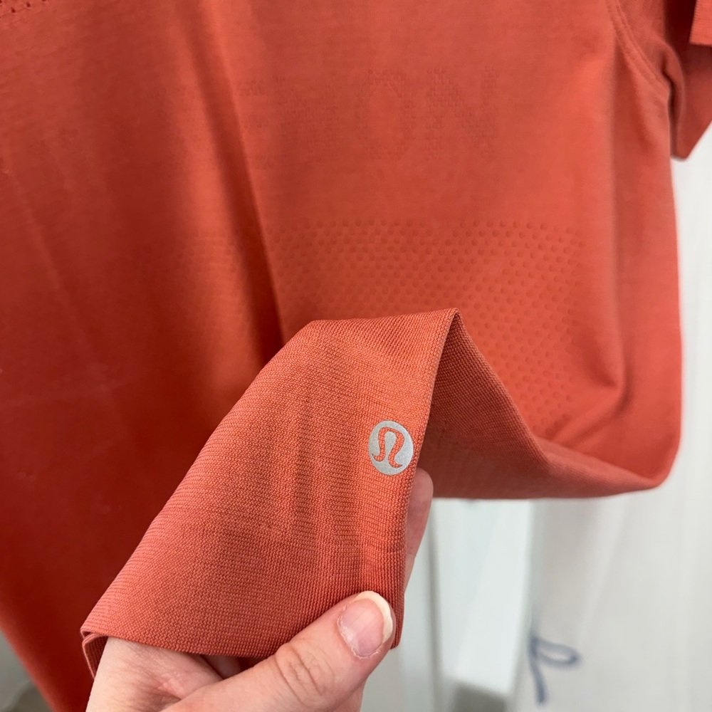 lululemon athletica Short Sleeve Top - Picture 4 of 5